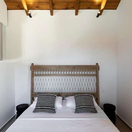 Lichnos Luxury Suites Sourpi Екстериор снимка