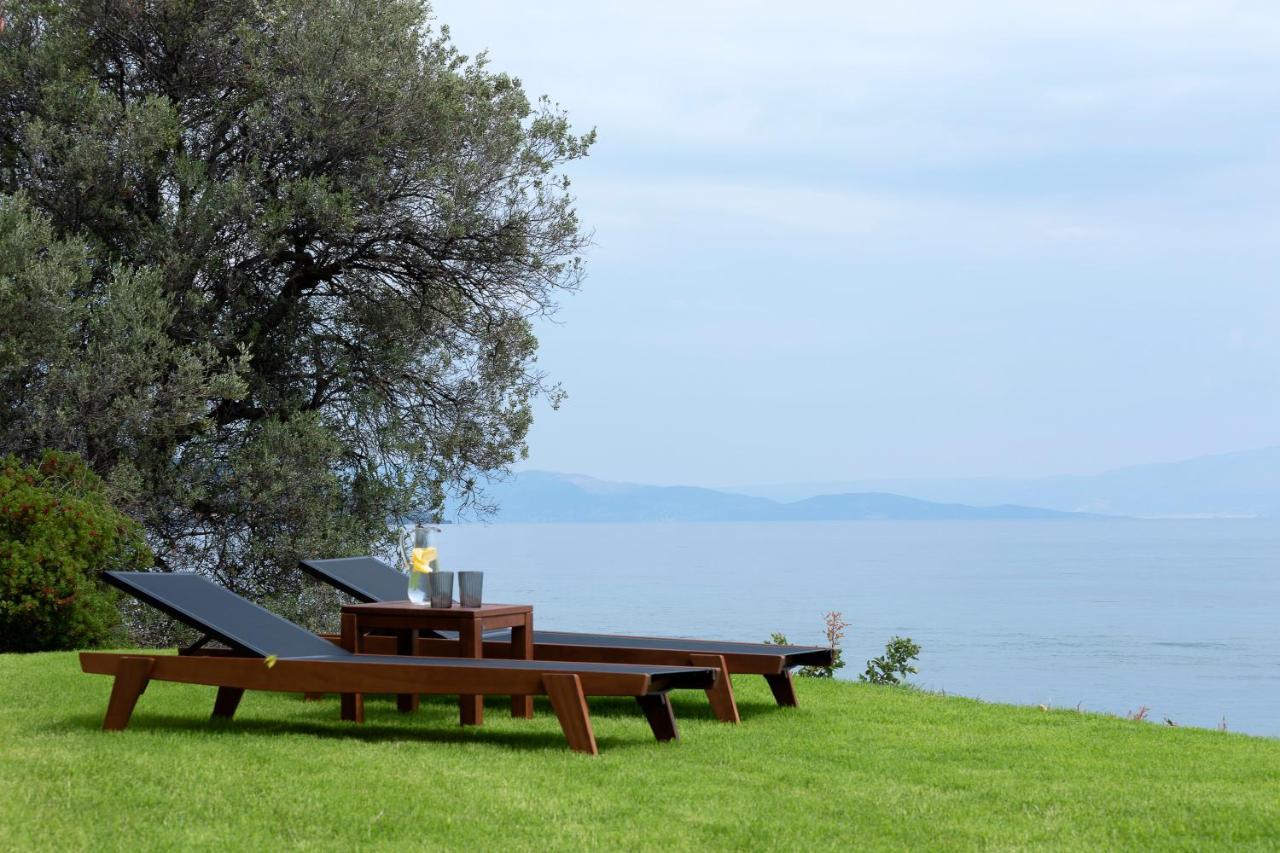 Lichnos Luxury Suites Sourpi Екстериор снимка