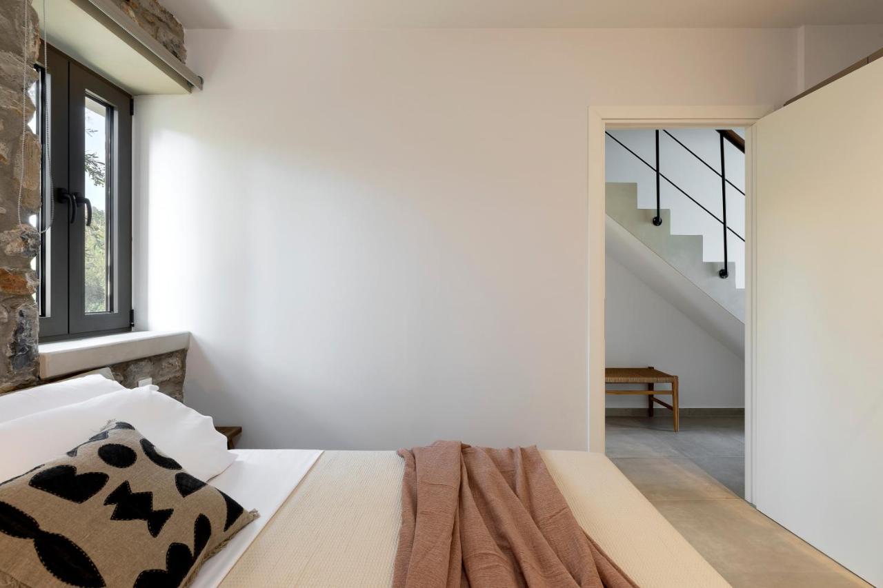 Lichnos Luxury Suites Sourpi Екстериор снимка