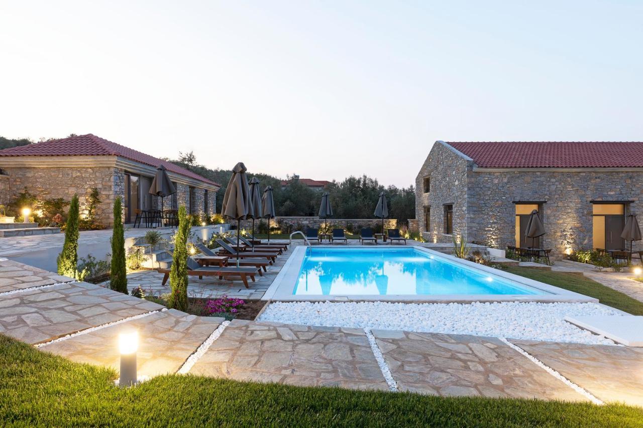 Lichnos Luxury Suites Sourpi Екстериор снимка