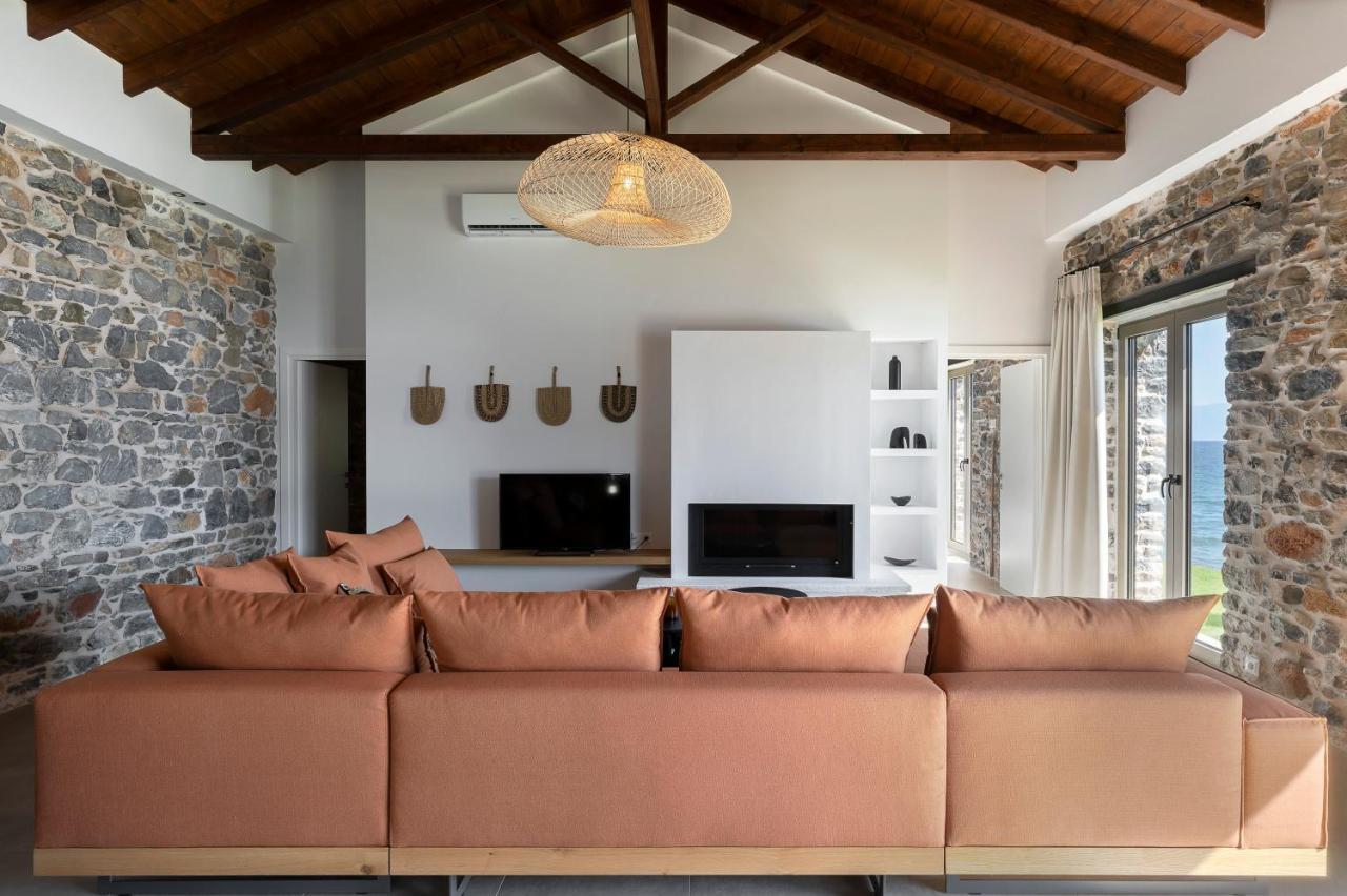 Lichnos Luxury Suites Sourpi Екстериор снимка