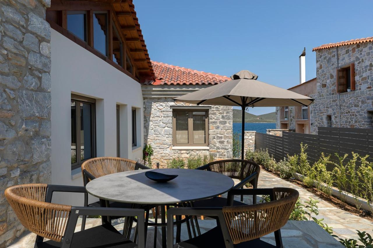Lichnos Luxury Suites Sourpi Екстериор снимка