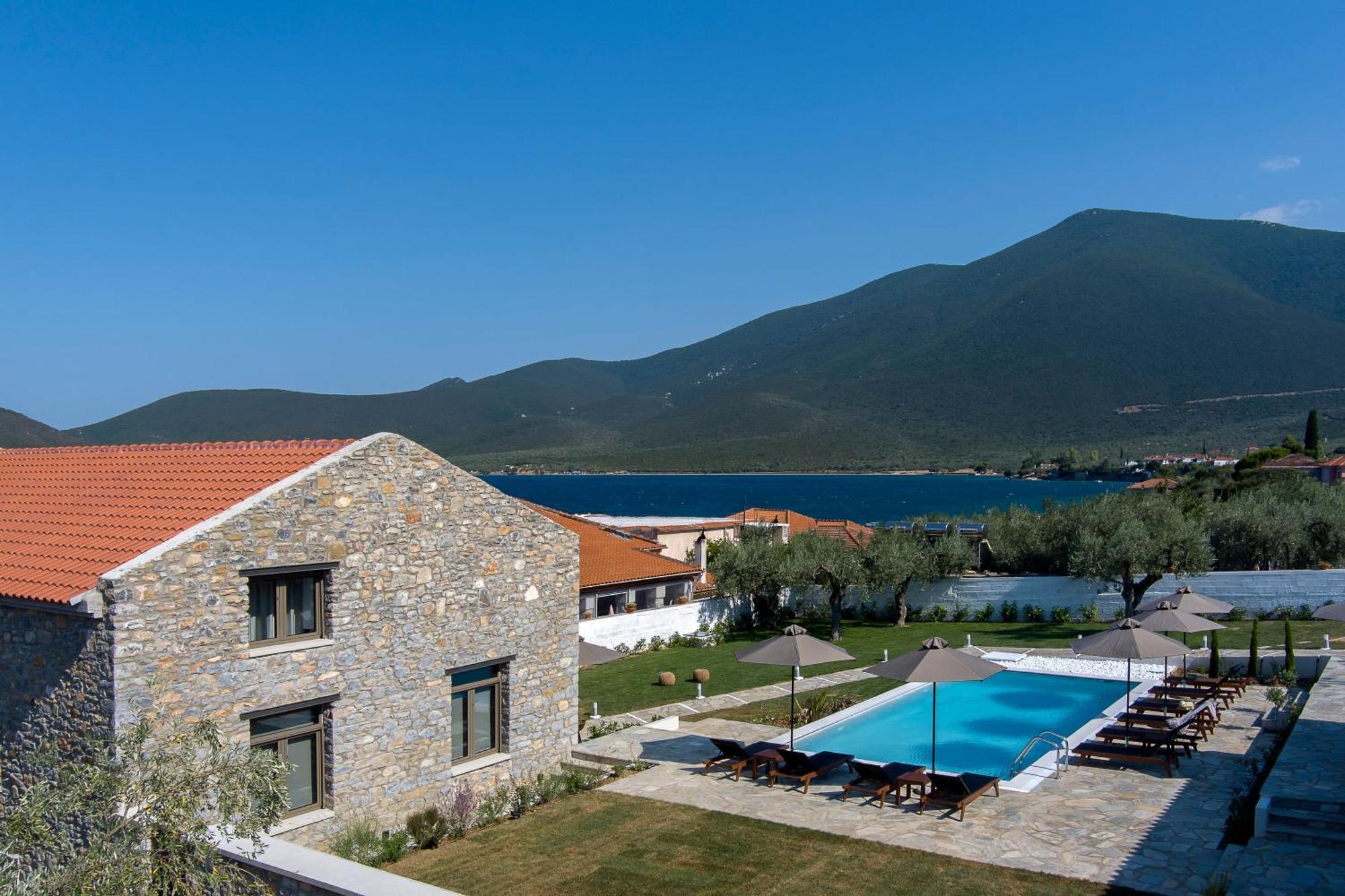 Lichnos Luxury Suites Sourpi Екстериор снимка