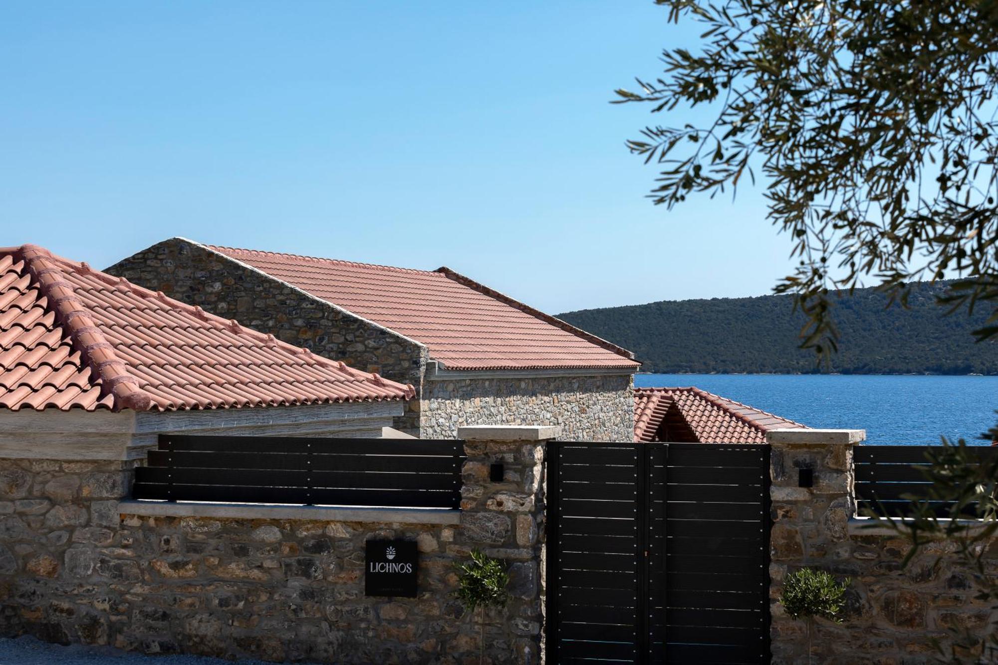 Lichnos Luxury Suites Sourpi Екстериор снимка